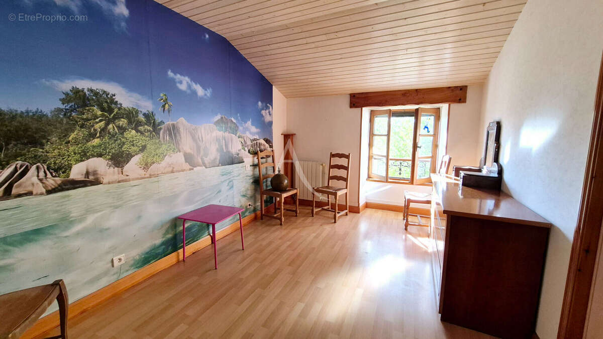 Maison à JARNAC-CHAMPAGNE