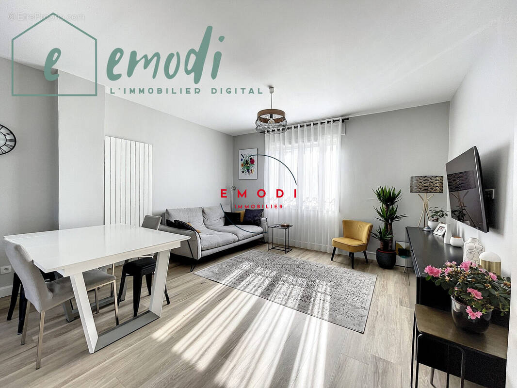 Maison à SAINT-MAUR-DES-FOSSES