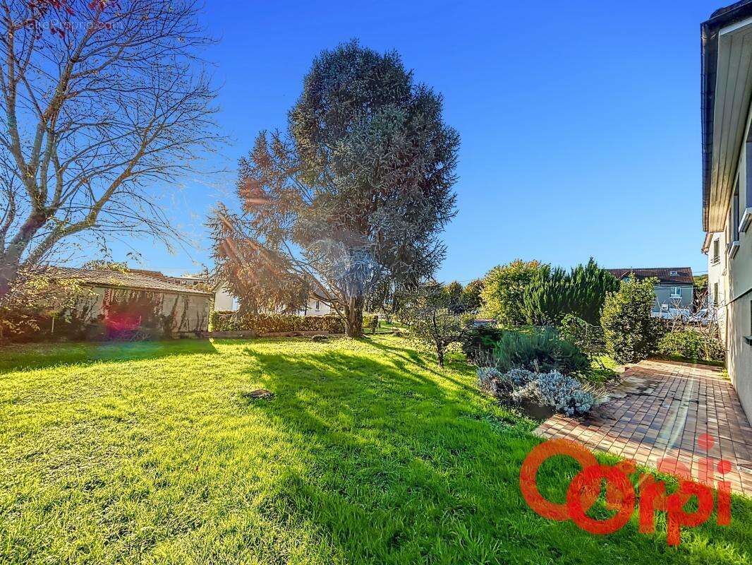 Maison à SAINT-AMAND-MONTROND