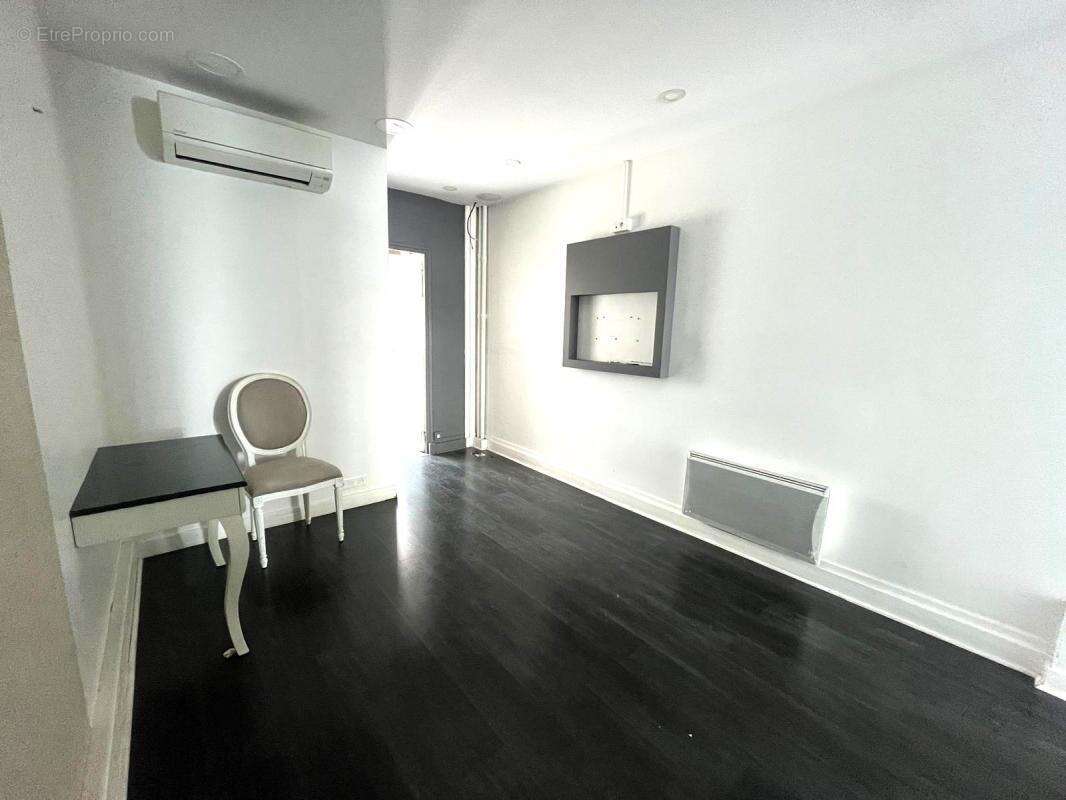 Commerce à PARIS-16E