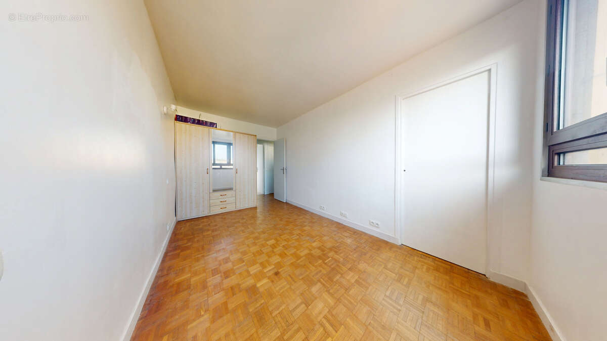 Appartement à LA GARENNE-COLOMBES