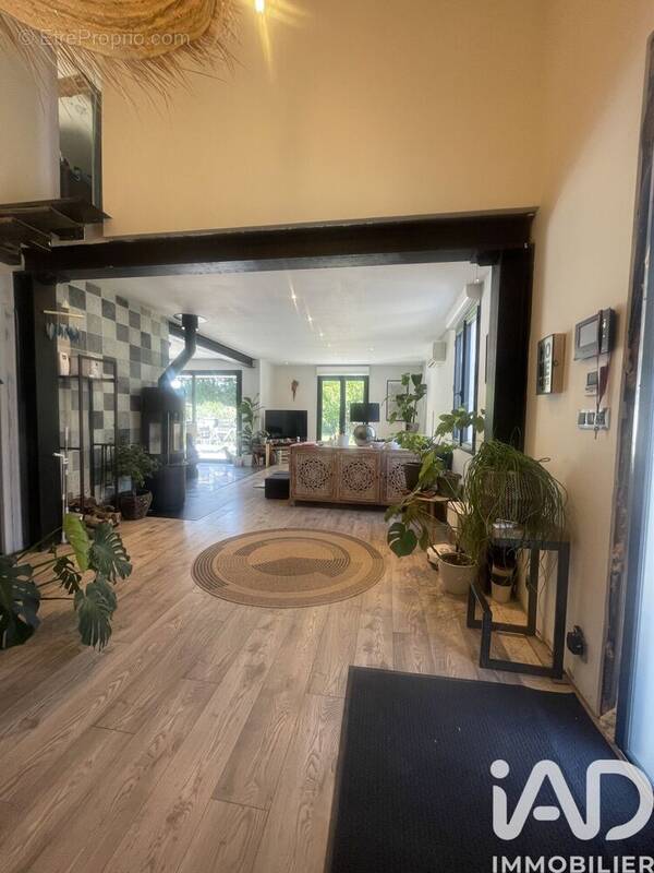 Photo 1 - Maison à SENAS