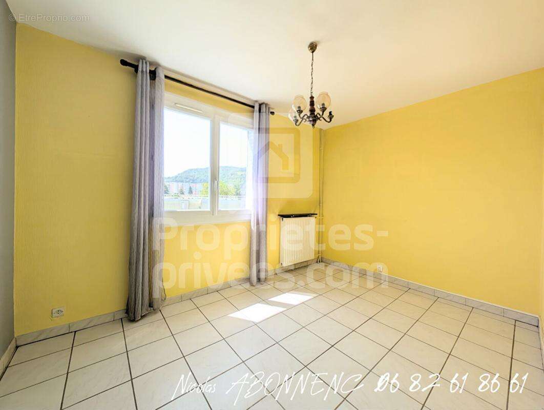 Appartement à FONTAINE