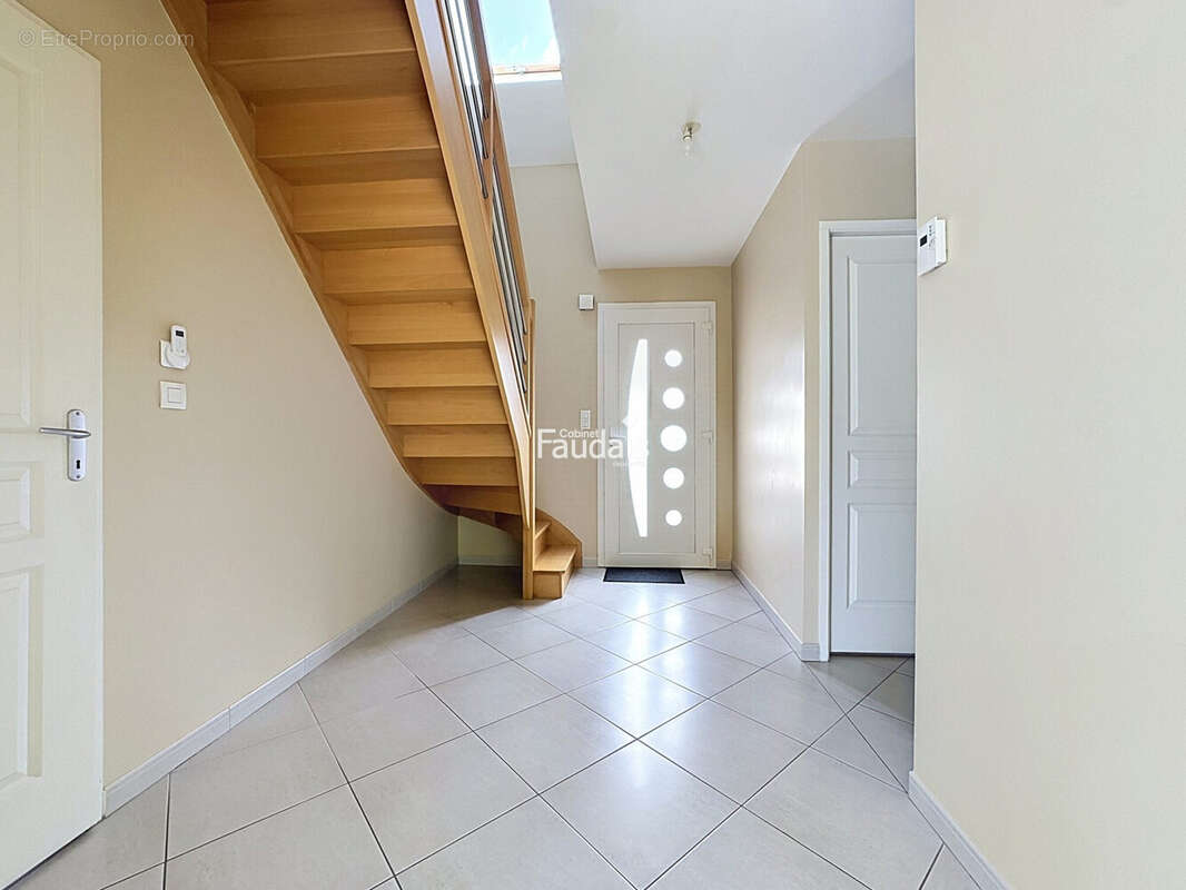 Maison 145 m² à Remilly-Sur-Lozon  - photo 7