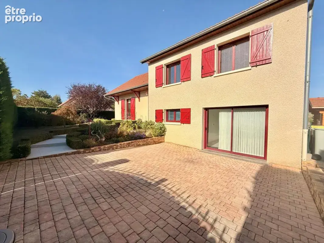 Maison avec sous-sol - 3 chambres et 2 bureaux - Terrain 730 m² avec piscine - photo 17