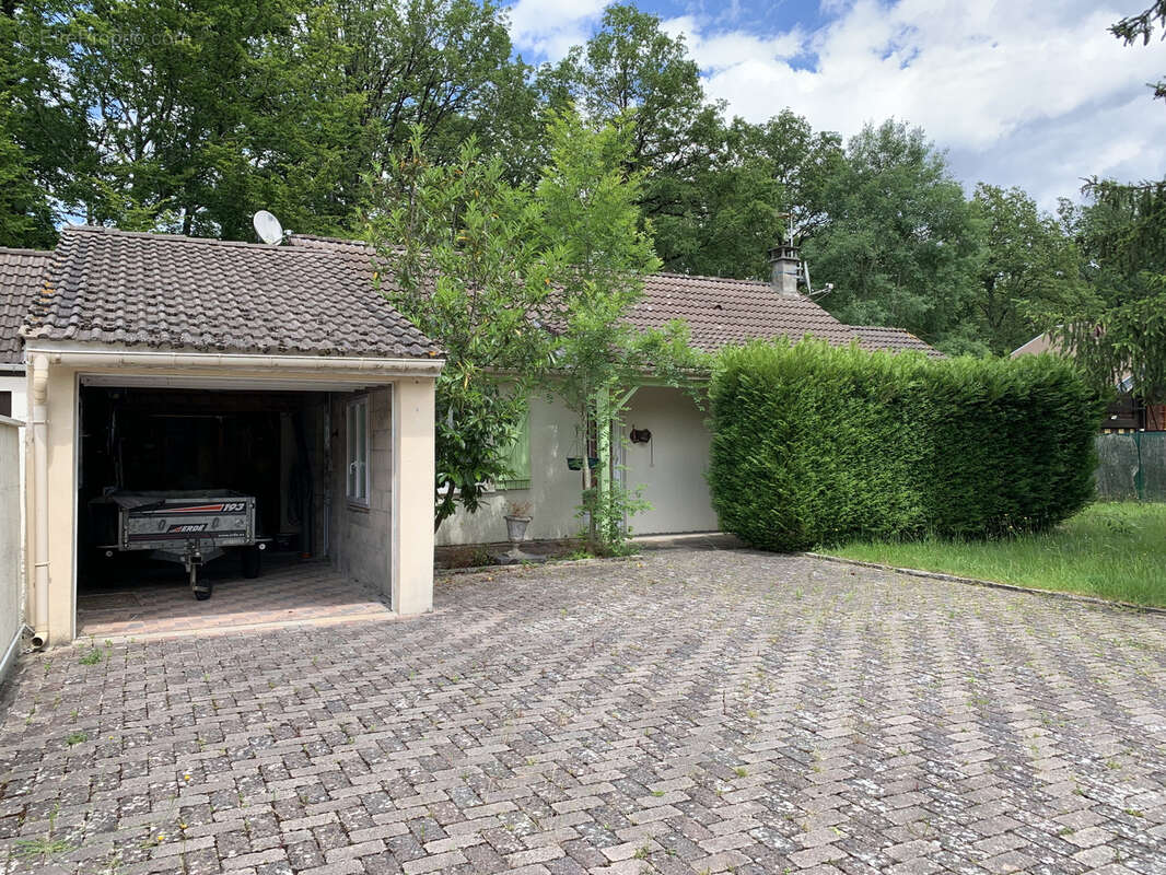 Maison à BAZOCHES-SUR-LE-BETZ
