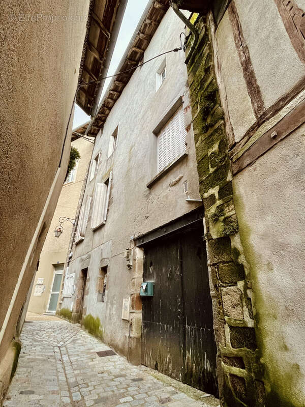 Appartement à CONFOLENS