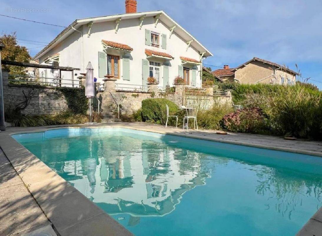 Maison à CELLEFROUIN