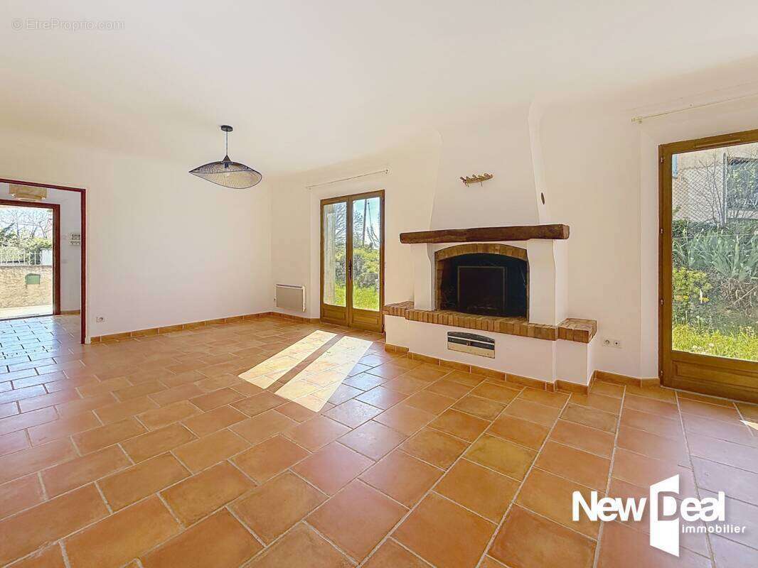 Maison à MONTAUROUX