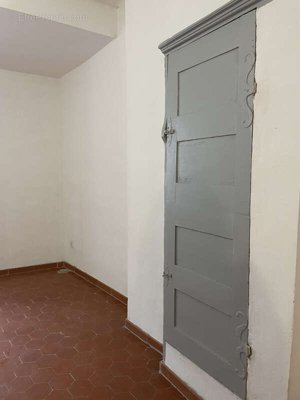 Appartement à COTIGNAC