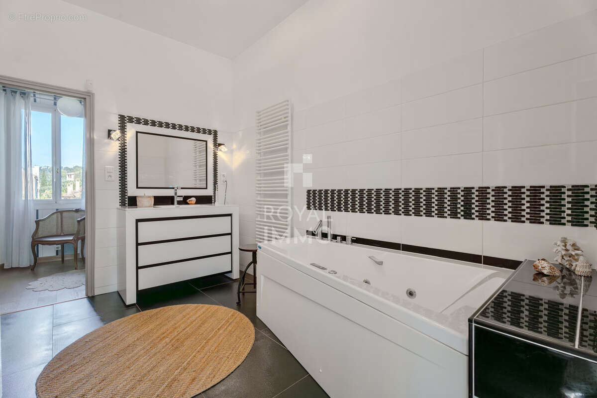 Appartement à HYERES