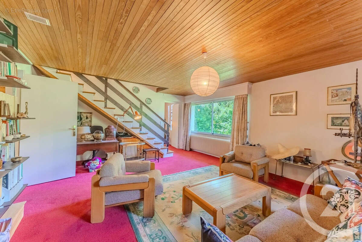 Maison 196 m² à Saint-Paul-En-Chablais  - photo 3