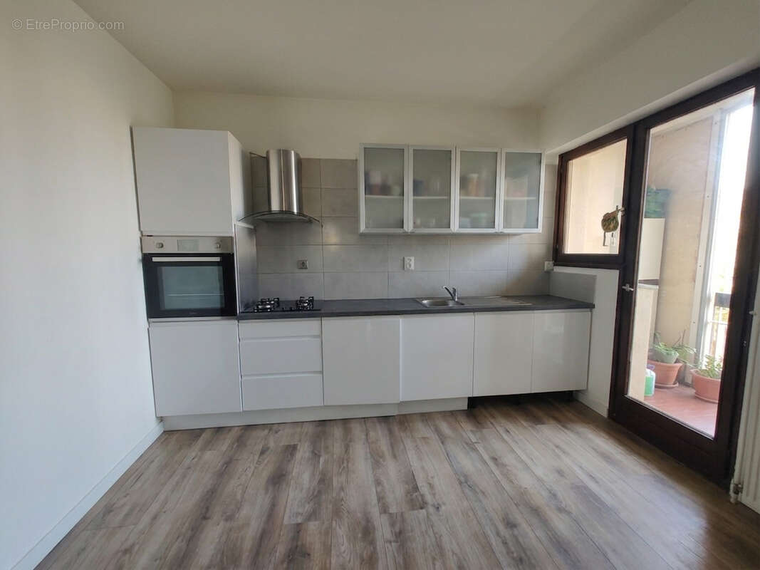Appartement toulon est la serinette . exclusivité !!! . 3 pieces 71m2 avec terrasse et loggia. - photo 5