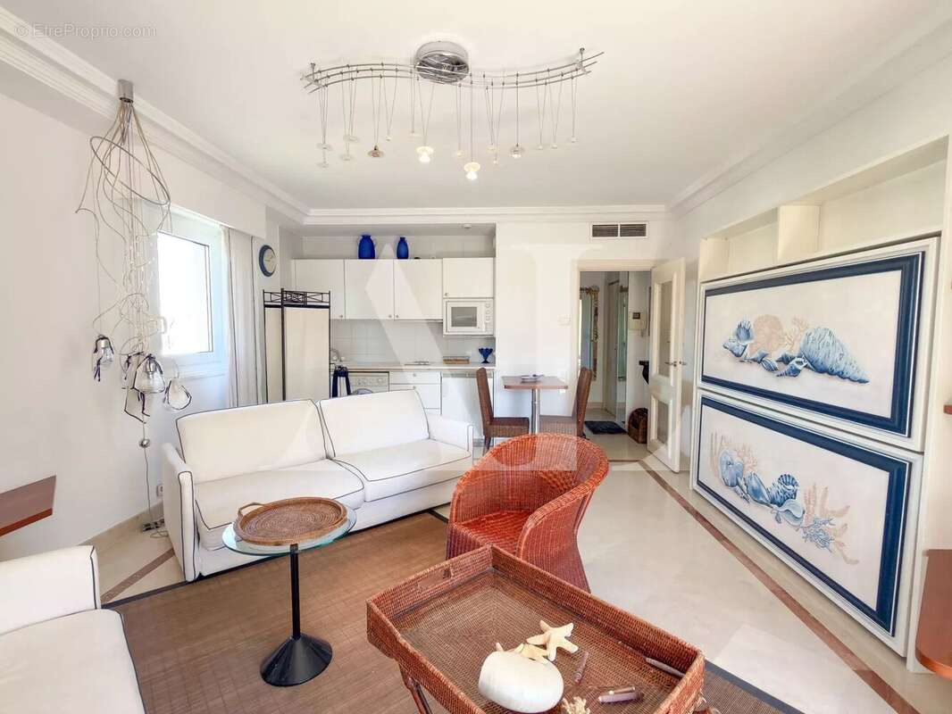 Appartement à VALLAURIS