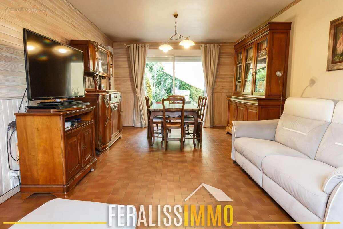 Maison à MEZY-SUR-SEINE