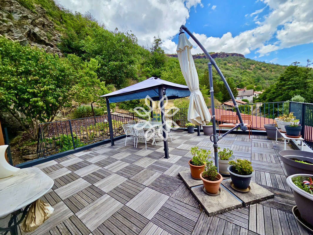 Maison contemporaine, garage et terrasse - Blesle - photo 9