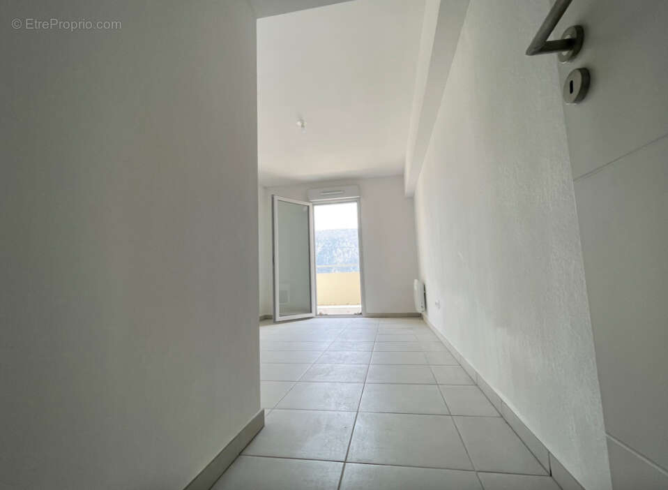 Appartement à GILETTE