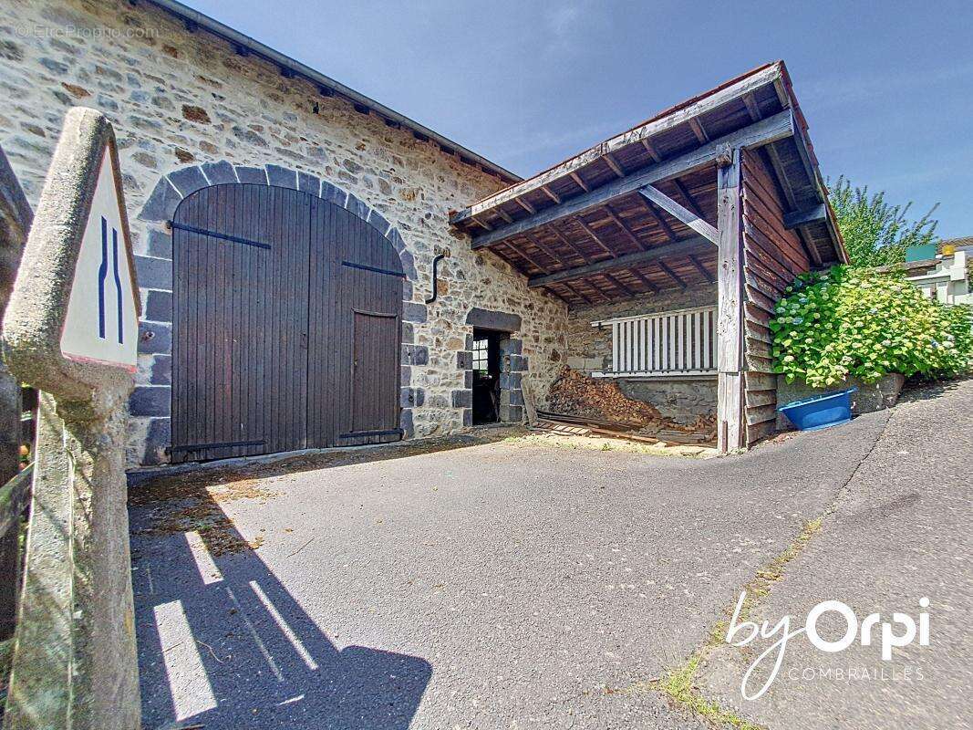 Maison à SAINT-GEORGES-DE-MONS