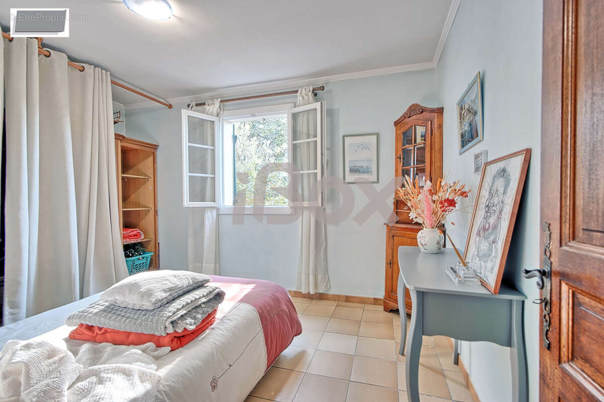 Maison à SOLLIES-TOUCAS
