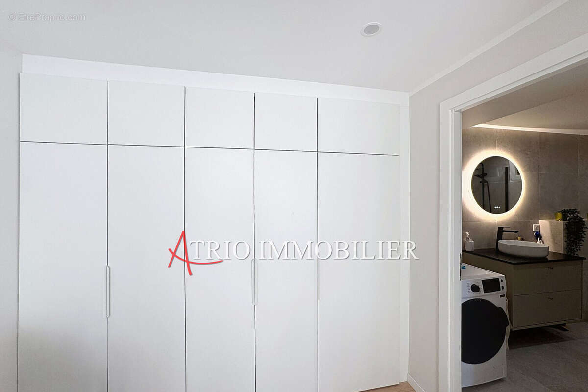 Appartement à SAINT-LAURENT-DU-VAR