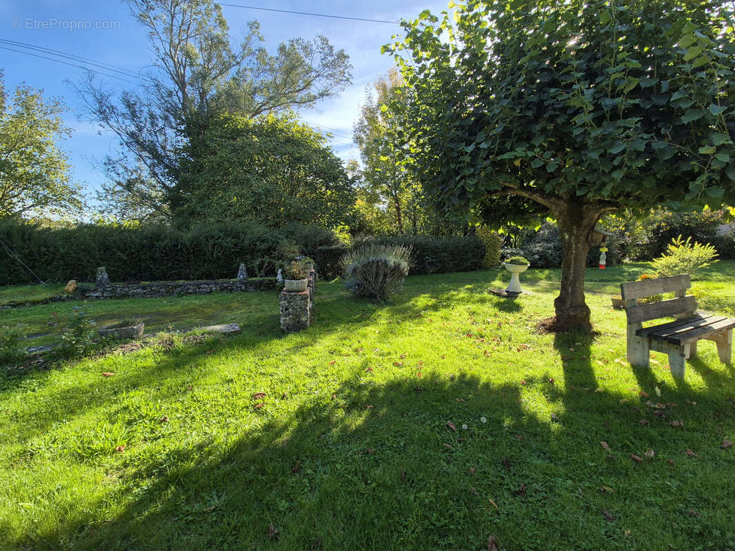 A vendre - maison de campagne en bon etat - secteur de parce sur sarthe - photo 9
