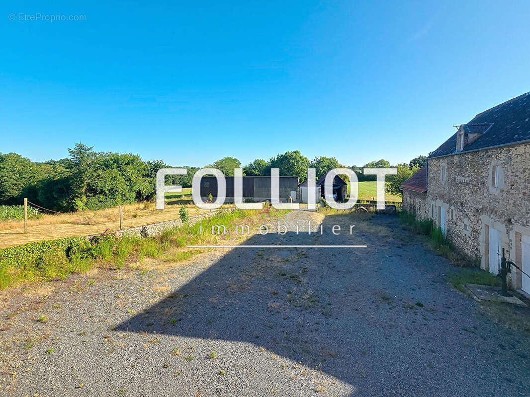 Maison à LE MOLAY-LITTRY