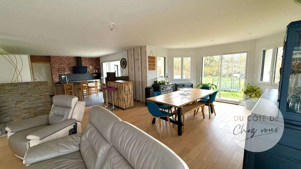 Maison à ESCLAVOLLES-LUREY