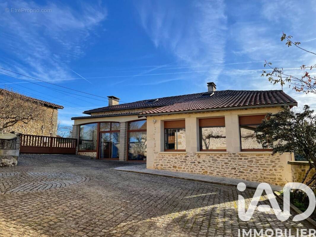 Photo 1 - Maison à SUAUX