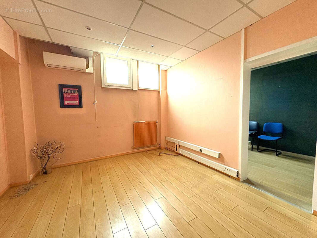 Commerce 145 m² à Conflans-Sainte-Honorine  - photo 3