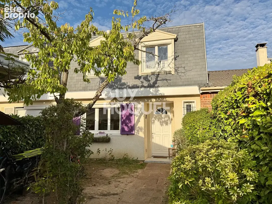 Maison à MENNECY