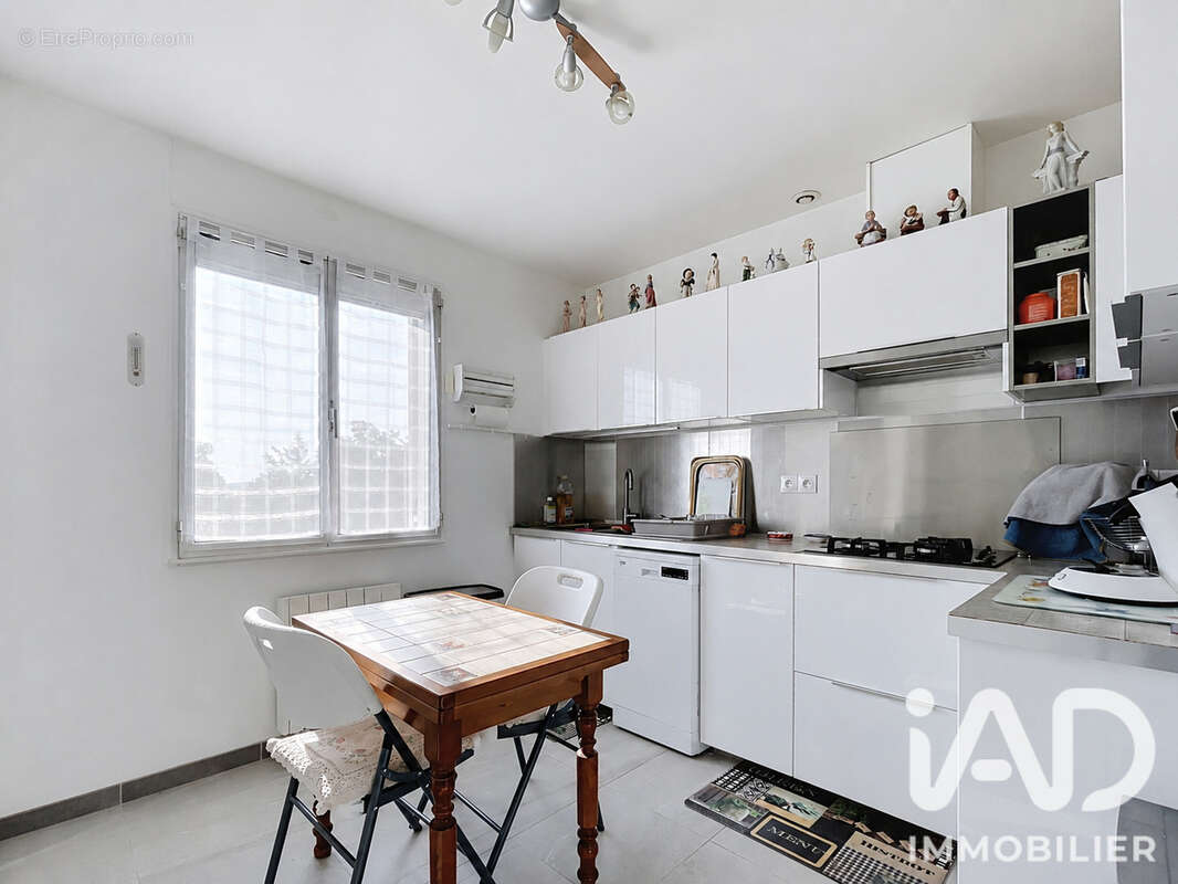 Maison 100 m² à Sergines  - photo 3