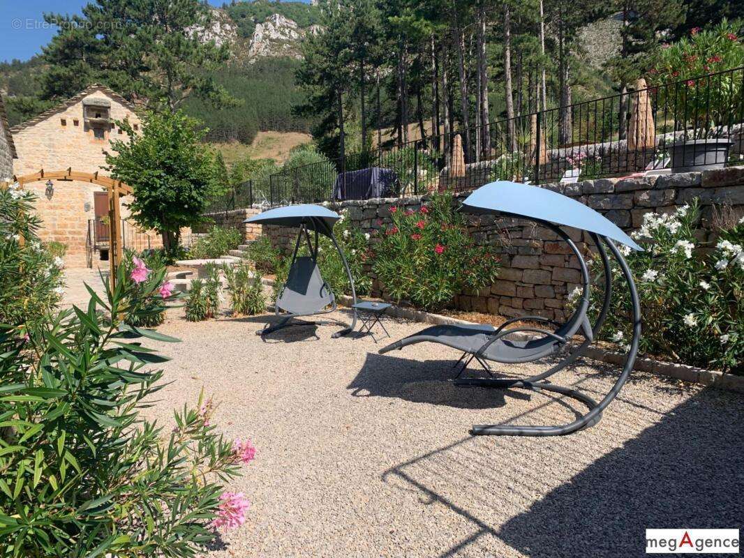 Maison à SAINTE-ENIMIE