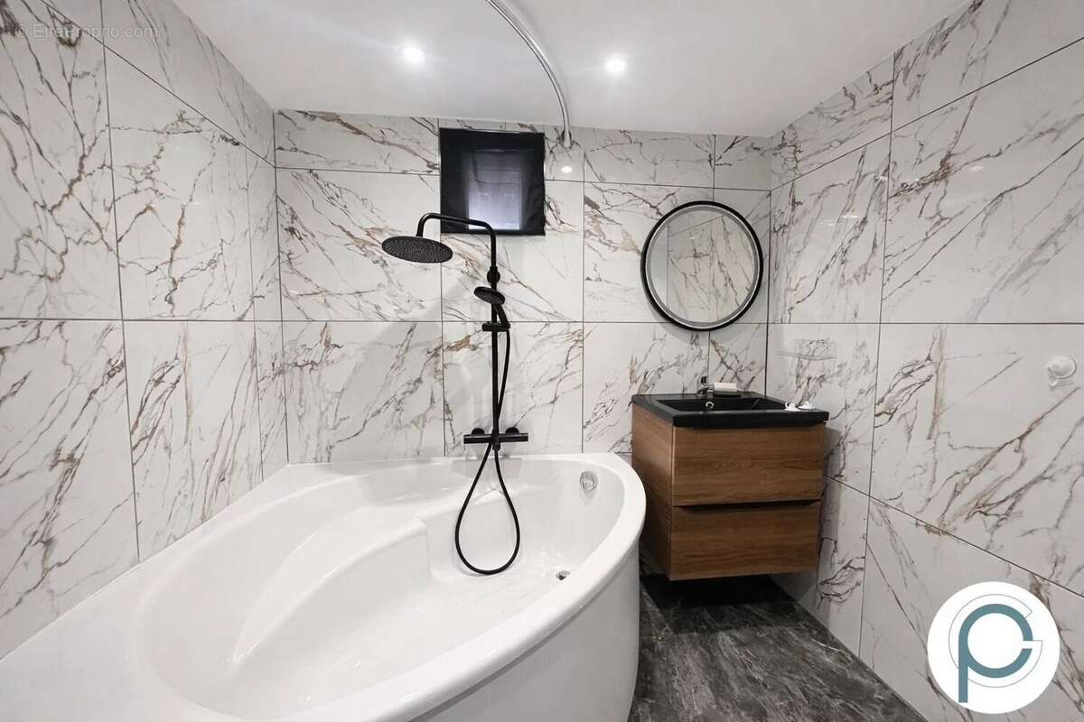 Maison à LE CASTELLET