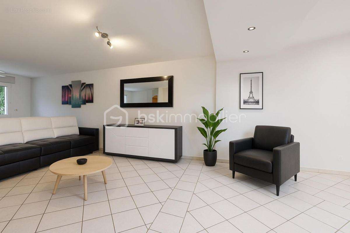 Maison à BONNAC-LA-COTE