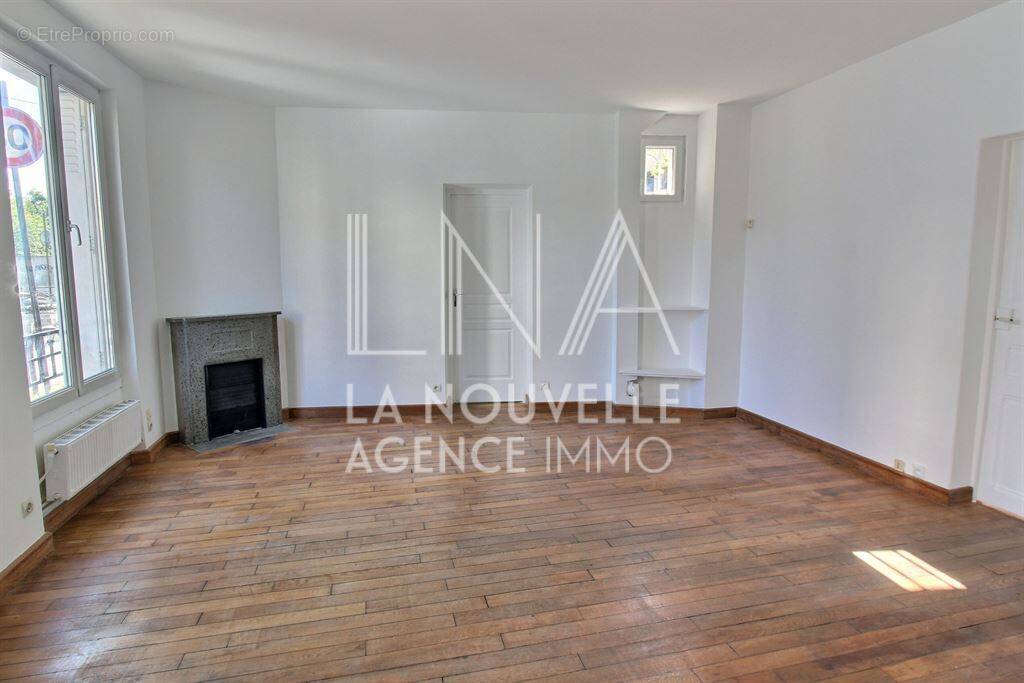 Appartement à LES LILAS