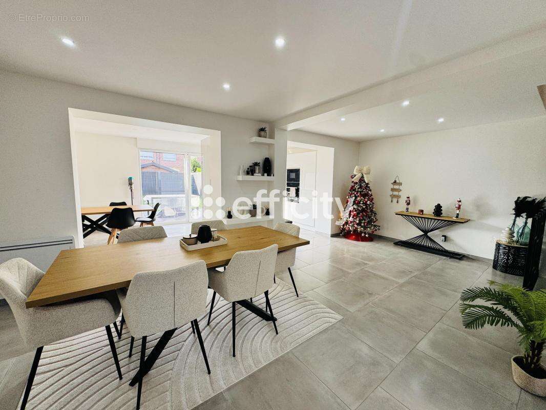 Maison à FACHES-THUMESNIL