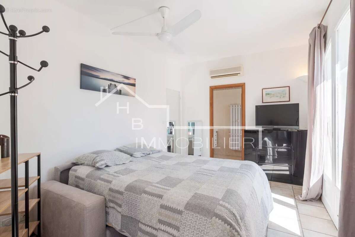 Maison 233 m² à Cagnes-Sur-Mer  - photo 21