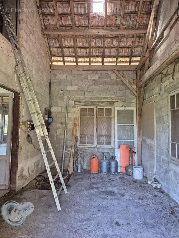 Commerce à BEYNAC-ET-CAZENAC