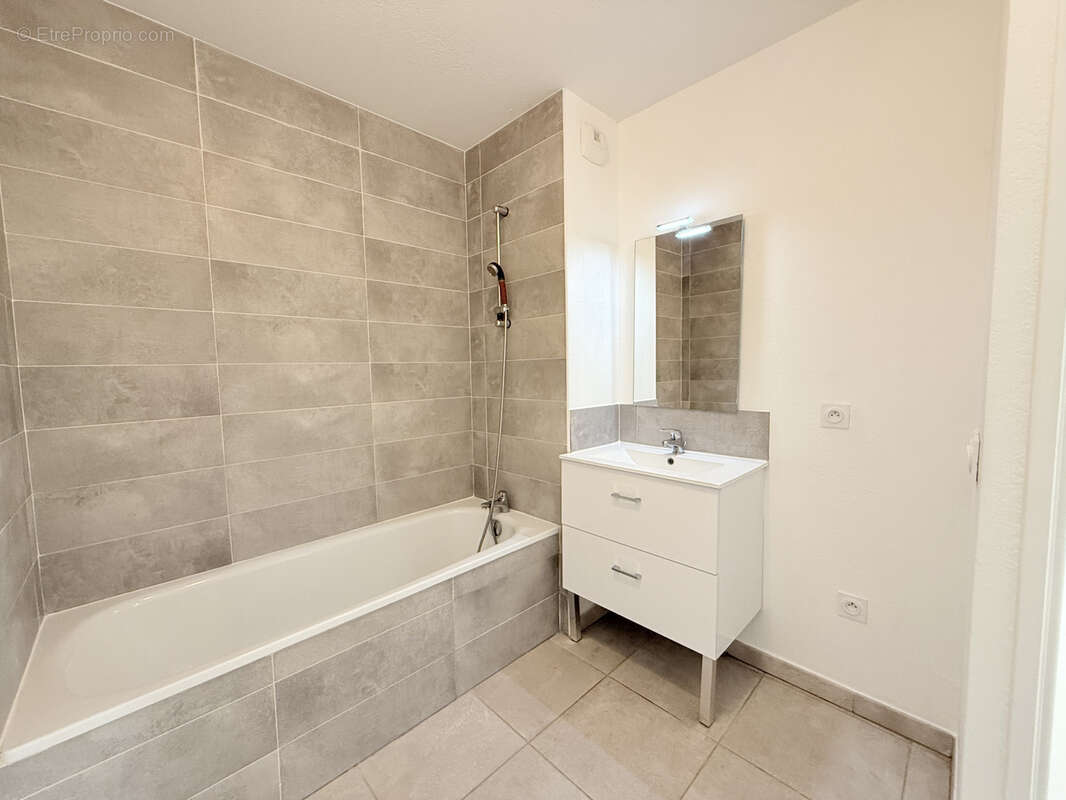 Appartement à LUNEL