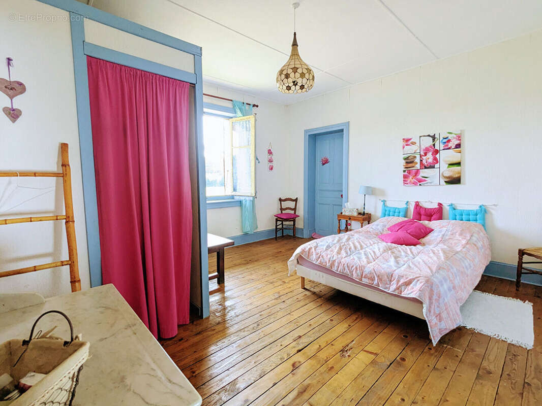 Maison à SAINT-SEINE-EN-BACHE