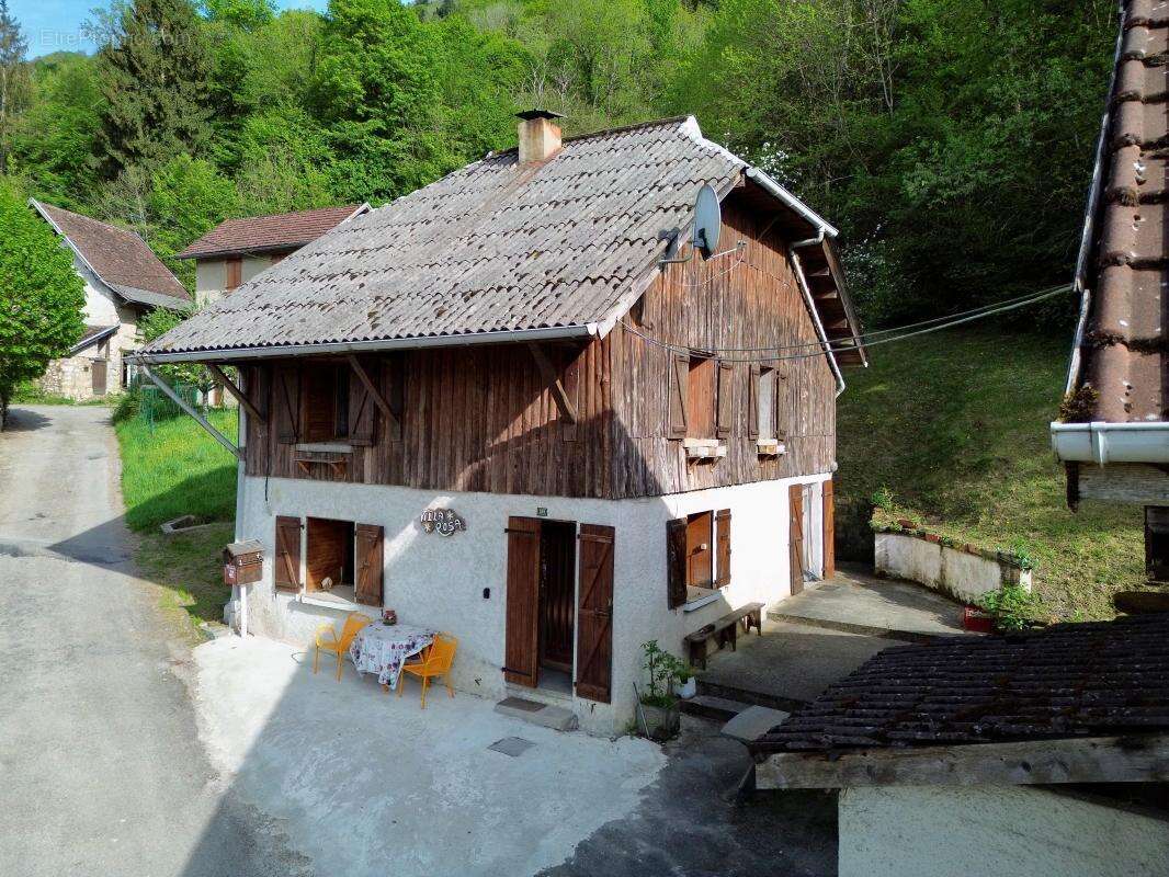 Maison avec grange réhabilitable – Fort potentiel – Voissant - photo 9