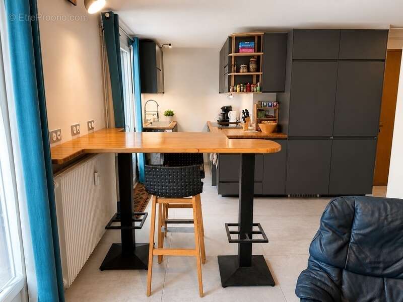 Local commercial avec vitrine et appartement T3 – Bien rare à usage mixte - photo 4