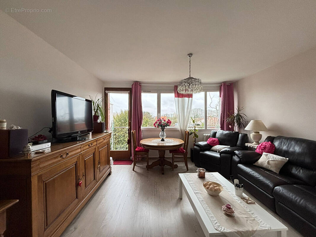 Appartement à EPINAY-SUR-SEINE