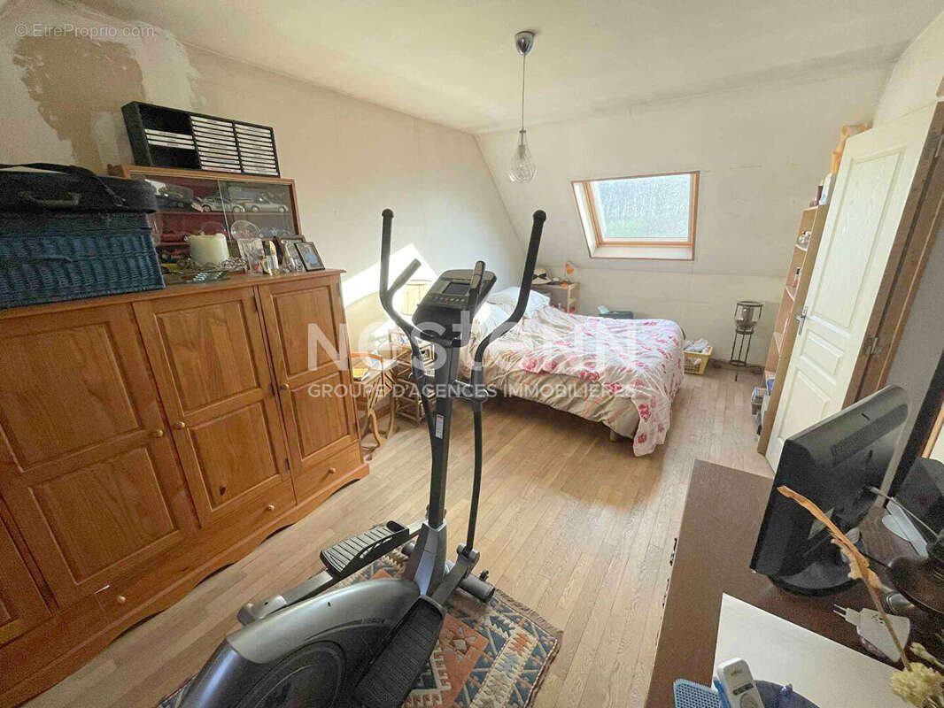 A Vendre - Chaumont En Vexin Maison traditionnelle sur Sous Sol Total / 3 chbres / 1500 m² de terrain - photo 9