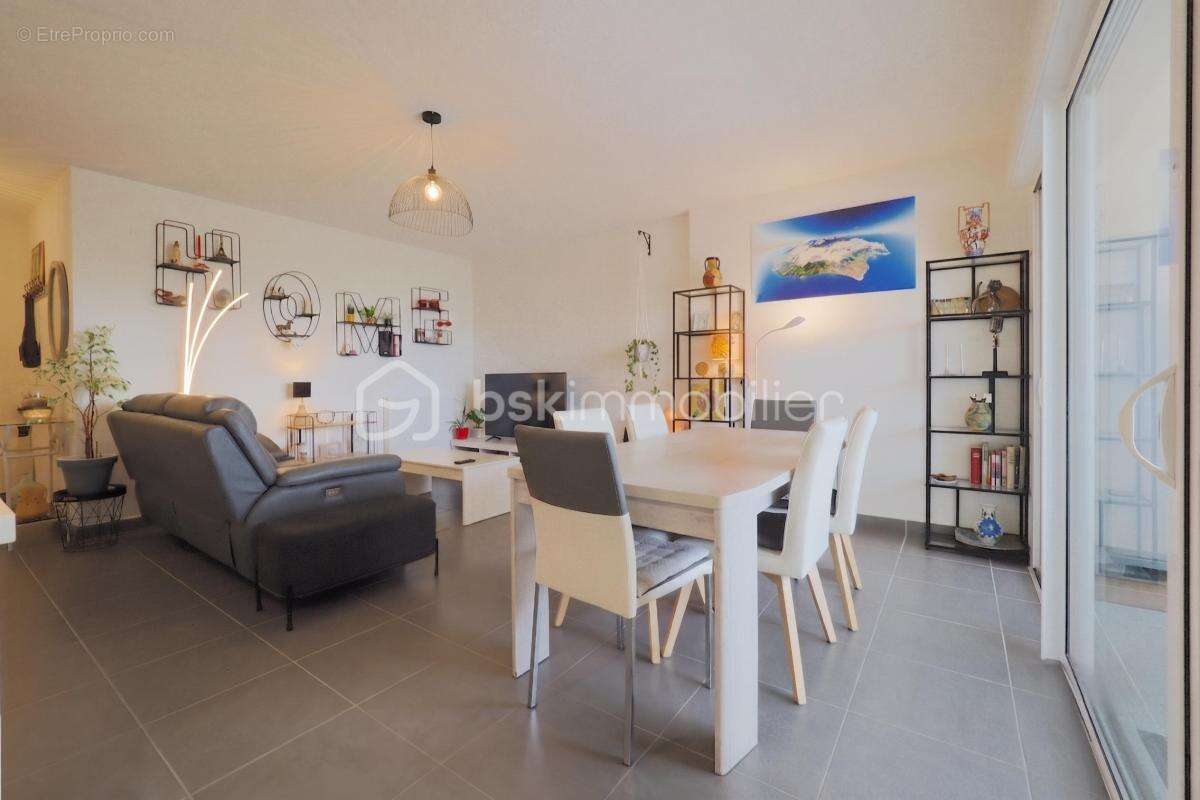 NÎMES CAPOUCHINÉ – Superbe T4 de 96 m² avec Terrasse d'Exception de 57 m² ! - photo 6