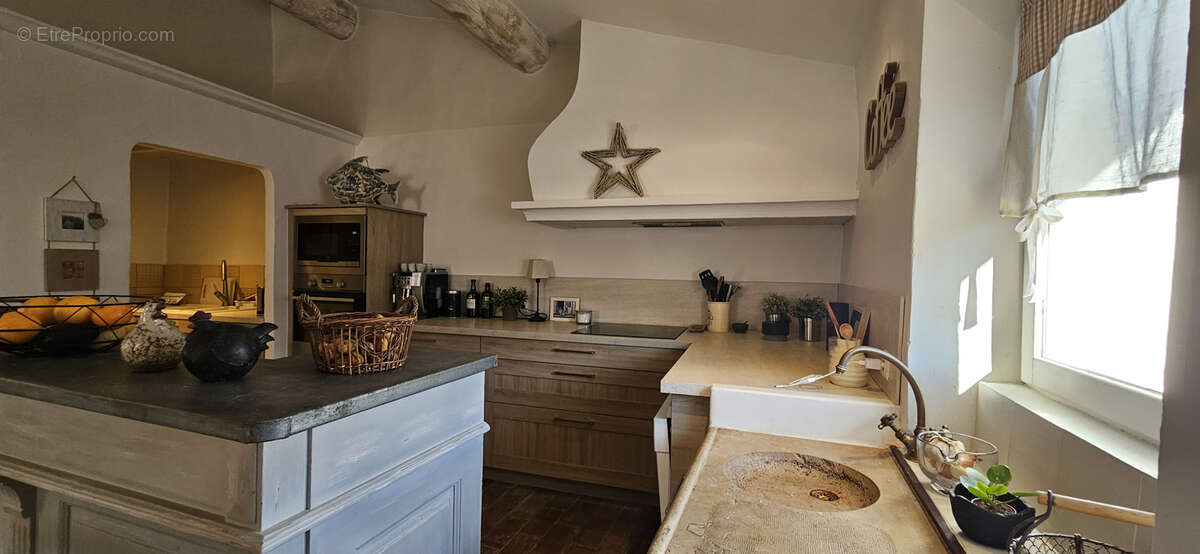 LAMBESC coup de cœur pour cette magnifique maison de village de 140 m2 avec terrasse - photo 8