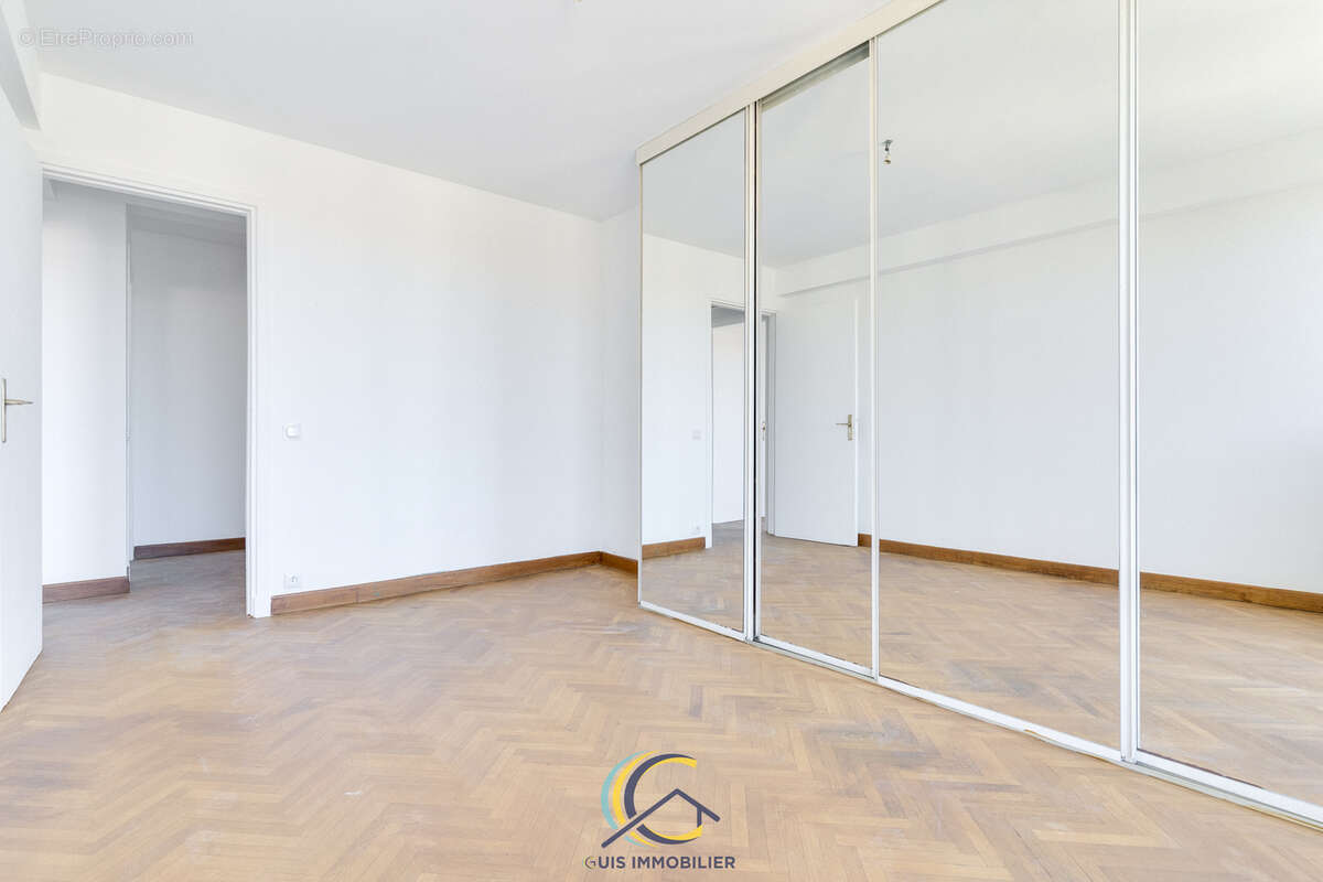 Appartement à MARSEILLE-6E