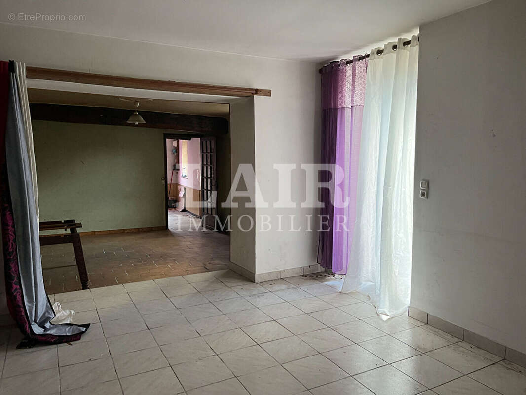 Maison à LE MELE-SUR-SARTHE