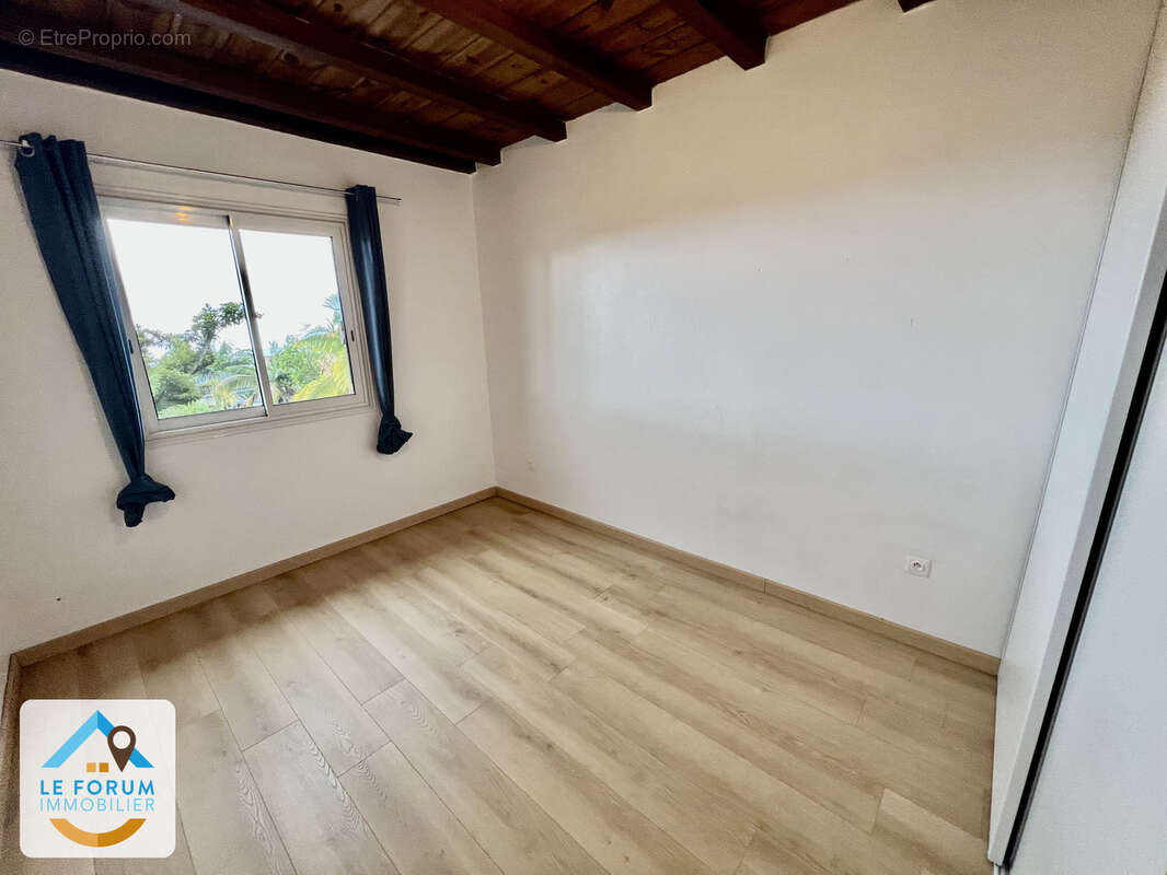 Tampon 97430 - villa f3/4 + mezzanine - cellier - garage - proche commerces et clinique - photo 6