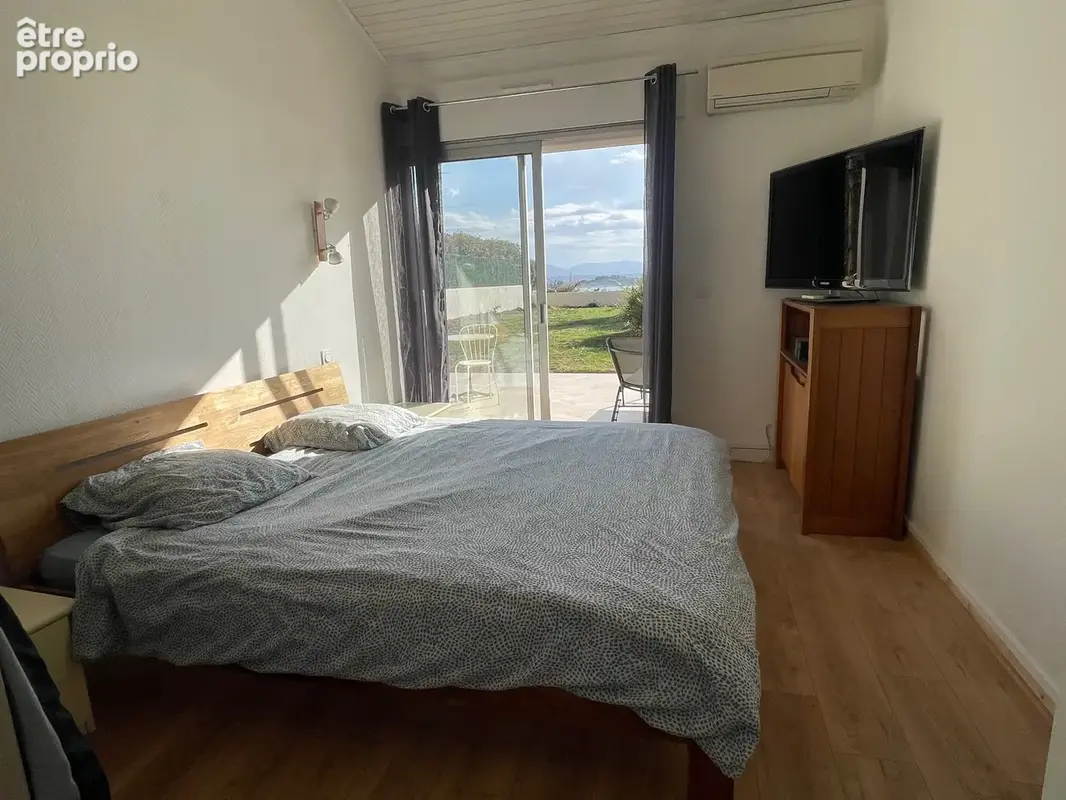 Vente Villa en première ligne du Lac, 66180 Villeneuve de la Raho. - photo 9